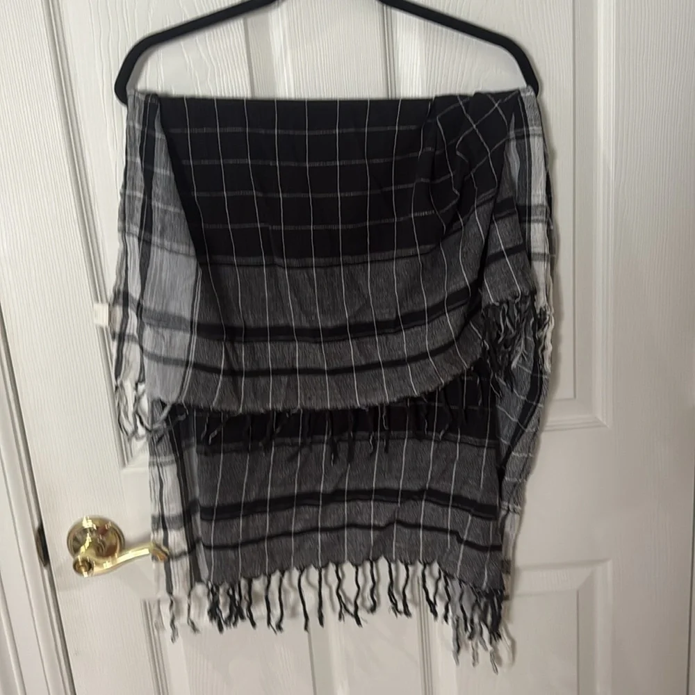 Black and White Checkered Scarf
